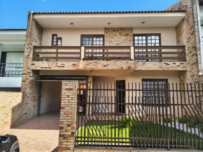 Sobrado com 3 Quartos à venda, 250m² no Centro, Campo Largo