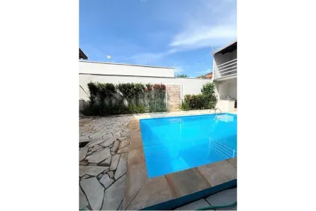 Casa com 3 Quartos à venda, 300m² no Santa Maria, Uberaba