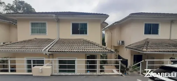 Casa com 2 Quartos à venda, 75m² no Penedo, Itatiaia