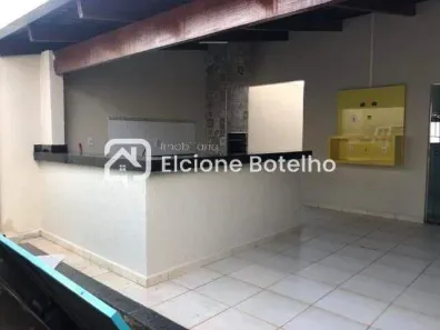 Casa com 3 Quartos à venda, 220m² no Jardim Holanda, Uberlândia