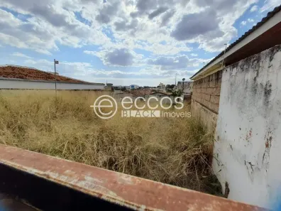 Lote/Terreno à venda, 336m² no Fundinho, Uberlândia