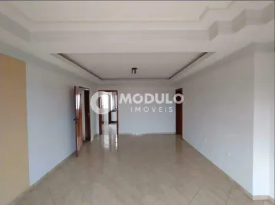Apartamento com 3 Quartos para alugar, 190m² no Marta Helena, Uberlândia