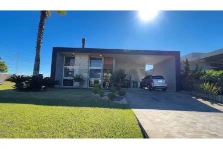 Casa de Condomínio com 3 Quartos à venda, 245m² no XANGRI-LÁ, Xangri-lá