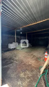 Galpão/Depósito/Armazém à venda, 240m² no Jardim das Palmeiras, Uberlândia