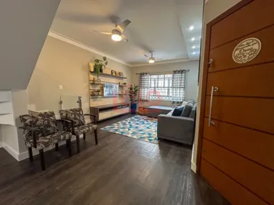 Sobrado com 3 Quartos à venda, 175m² no Jardim Imperial, Maringá
