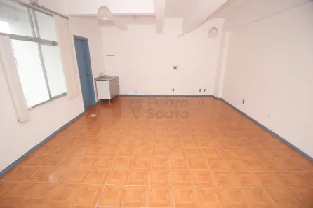 Sala Comercial para alugar, 54m² no Centro, Pelotas