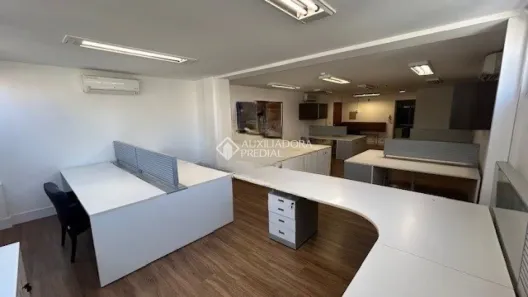 Sala Comercial à venda, 106m² no Rio Branco, Porto Alegre