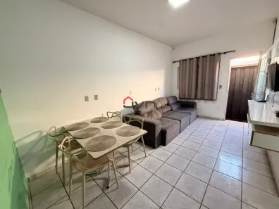Casa com 2 Quartos para alugar, 80m² no Santa Mônica, Uberlândia