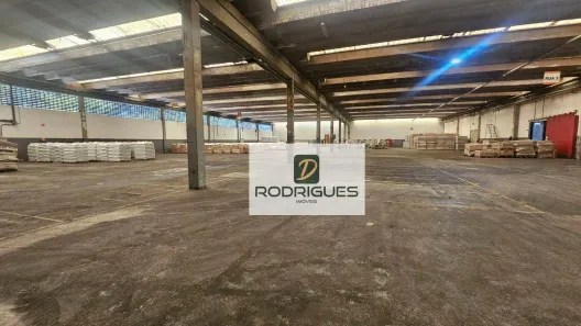 Galpão/Depósito/Armazém para alugar, 2500m² no Canhema, Diadema