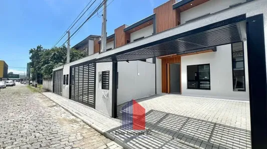 Sobrado com 3 Quartos à venda, 100m² no Anita Garibaldi, Joinville