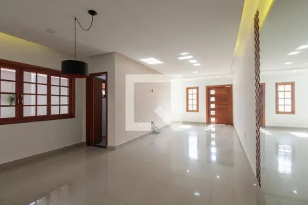 Casa com 3 Quartos à venda, 280m² no Vila Bertioga, São Paulo