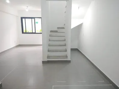 Casa de Condomínio com 2 Quartos para alugar, 95m² no Cambuci, São Paulo