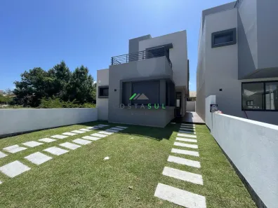 Casa com 3 Quartos à venda, 150m² no , Garopaba