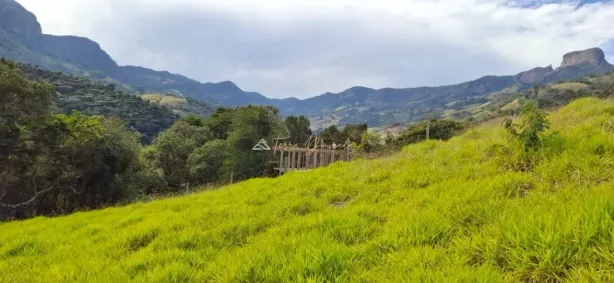 Lote/Terreno à venda, 974m² no , São Bento do Sapucaí