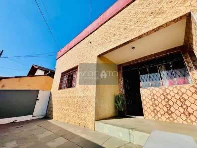 Casa com 4 Quartos à venda, 246m² no Camargos, Belo Horizonte