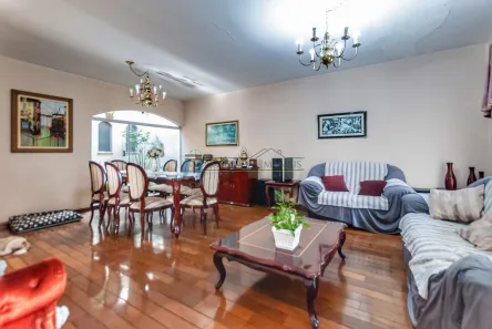 Casa com 3 Quartos à venda, 270m² no Jardim Avelino, São Paulo