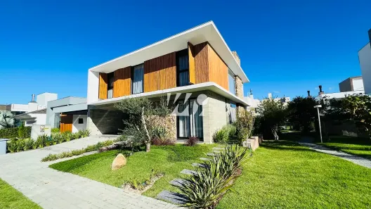 Casa com 4 Quartos à venda, 386m² no Pedra Branca, Palhoça