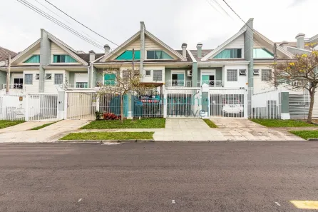 Sobrado com 4 Quartos à venda, 213m² no Jardim das Américas, Curitiba