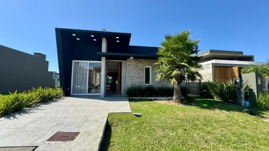 Casa de Condomínio com 4 Quartos à venda, 168m² no Remanso, Xangri-Lá