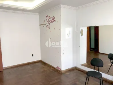 Ponto Comercial para alugar, 18m² no Brasil, Uberlândia