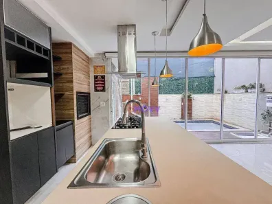 Casa com 3 Quartos à venda, 180m² no Camboinhas, Niterói