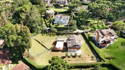 Casa com 3 Quartos à venda, 184m² no Vale Encantado, Campos do Jordão