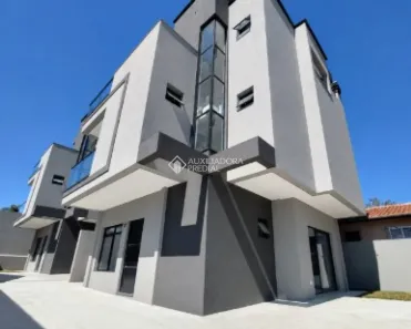 Sobrado com 3 Quartos à venda, 141m² no Novo Mundo, Curitiba