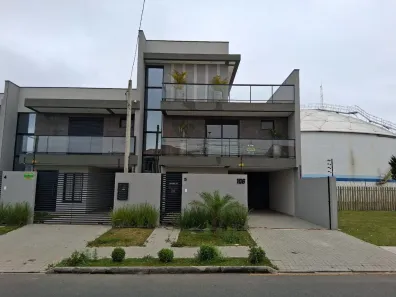 Sobrado com 3 Quartos à venda, 169m² no Pineville, Pinhais
