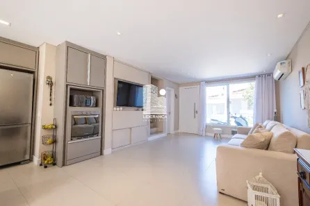 Casa com 3 Quartos à venda, 159m² no Sambaqui, Florianópolis