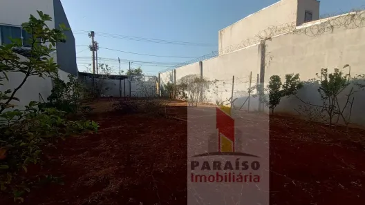 Lote/Terreno à venda, 300m² no Saraiva, Uberlândia