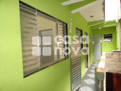 Casa com 1 Quarto para alugar, 35m² no Parque Edu Chaves, São Paulo