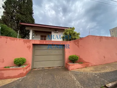 Sobrado com 4 Quartos para alugar, 320m² no Vila Santa Catarina, Americana