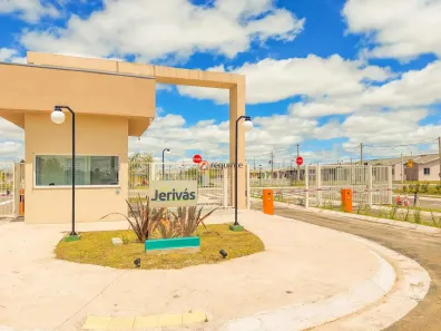 Casa de Condomínio com 2 Quartos para alugar, 45m² no Três Vendas, Pelotas