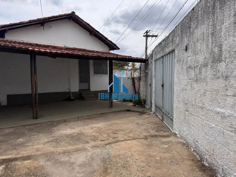 Casa com 3 quartos — Alípio de Melo, Belo Horizonte