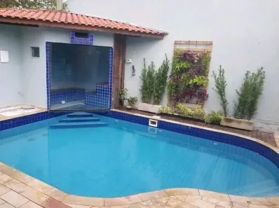 Casa com 3 Quartos à venda, 250m² no Centro, Lavrinhas