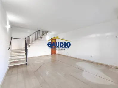 Casa com 4 Quartos para alugar, 270m² no Jardim Monte Kemel, São Paulo
