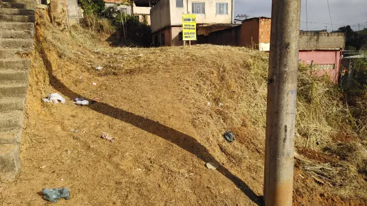 Lote/Terreno à venda, 300m² no Jóquei Clube, Juiz de Fora