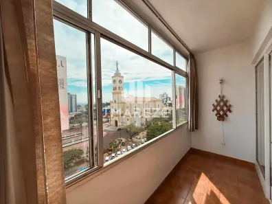 Apartamento com 3 Quartos para venda ou aluguel, 138m² no Centro, Apucarana