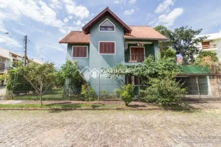 Casa com 4 Quartos à venda, 220m² no Espírito Santo, Porto Alegre