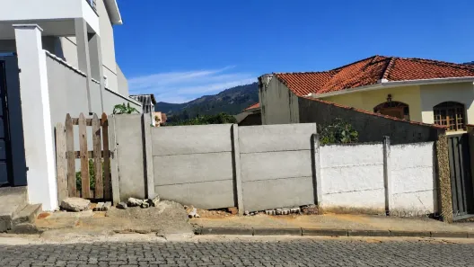Lote/Terreno à venda, 218m² no , Carmo de Minas