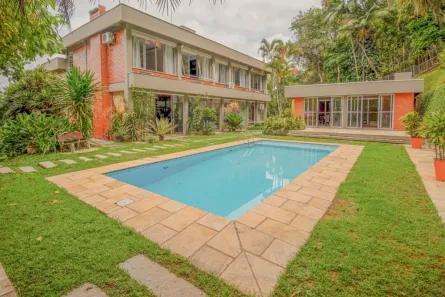 Casa com 3 Quartos à venda, 495m² no Boa Vista, Joinville