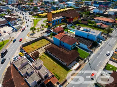 Casa com 6 Quartos à venda, 193m² no Iririú, Joinville