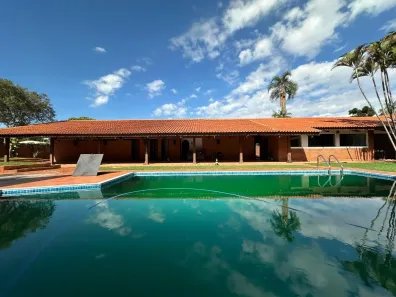 Casa com 8 Quartos para alugar, 740m² no Dom Pedro, Londrina