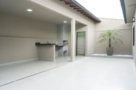 Casa com 3 Quartos à venda, 260m² no Santa Mônica, Uberlândia
