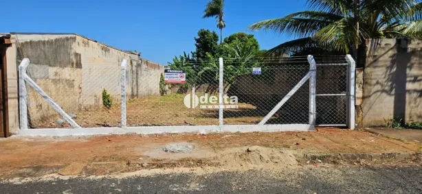 Lote/Terreno à venda, 320m² no Presidente Roosevelt, Uberlândia