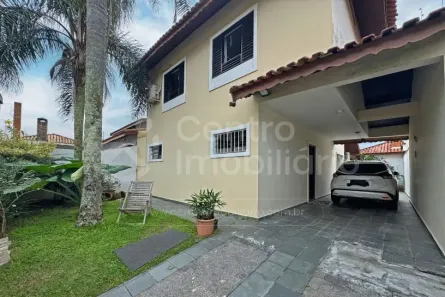 Casa com 3 Quartos à venda, 194m² no Jardim Icaraíba, Peruíbe