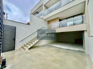 Casa com 3 Quartos à venda, 250m² no Cabral, Contagem