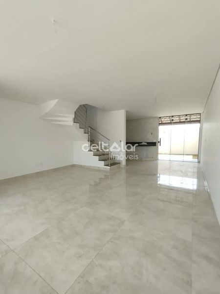 Casa com 3 quartos — Santa Mônica, Belo Horizonte