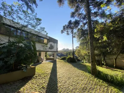 Casa com 4 Quartos para alugar, 430m² no Taboão, Curitiba