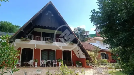 Casa com 5 Quartos à venda, 251m² no Jardim Cascata, Teresópolis